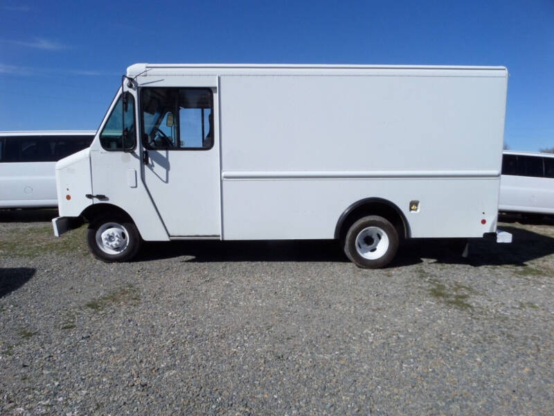 2014 Ford E-Series for sale at AUTO FLEET REMARKETING, INC. in Van Alstyne TX