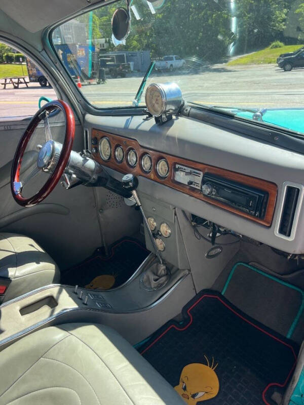 1940 Ford Deluxe