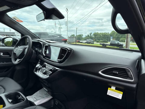 2026 Chrysler Voyager LX