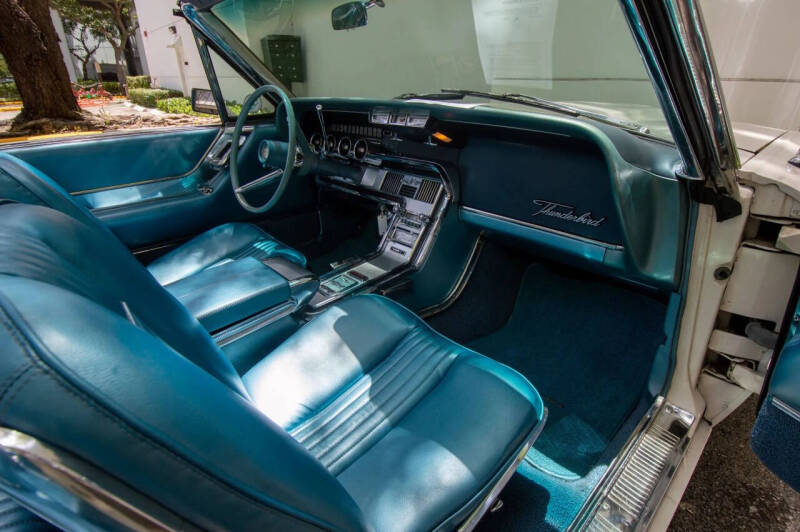 1964 Ford Thunderbird