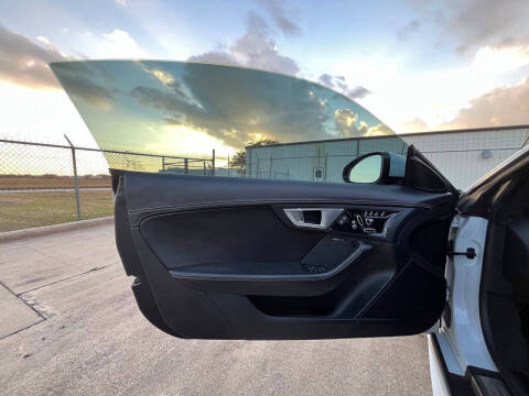 2016 Jaguar F-TYPE R