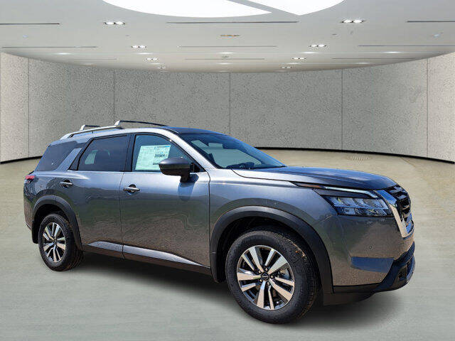 2024 Nissan Pathfinder SL