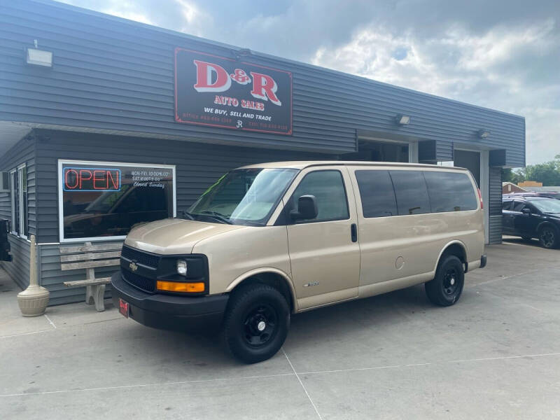 2006 Chevrolet Express Passenger for sale at D & R Auto Sales in South Sioux City NE