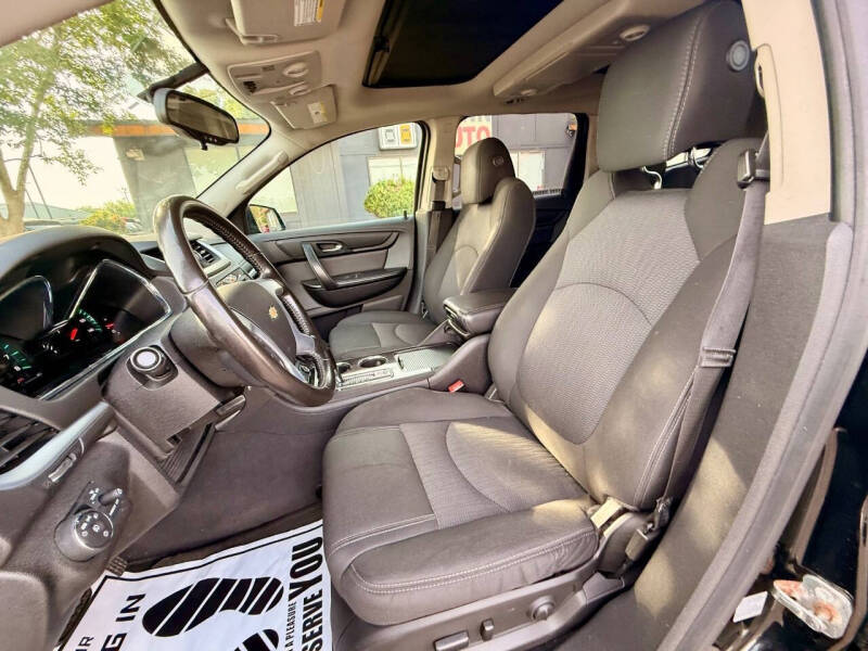 2017 Chevrolet Traverse LT