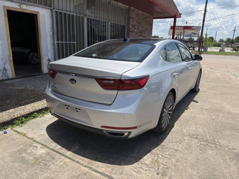 2017 Kia Cadenza Premium