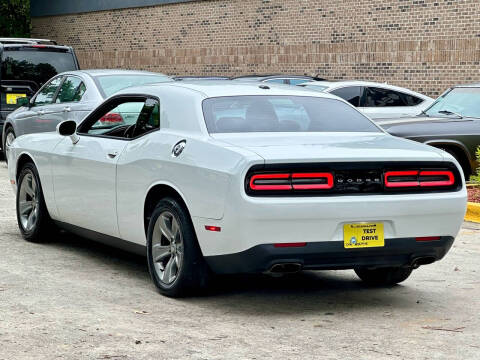 2015 Dodge Challenger SXT