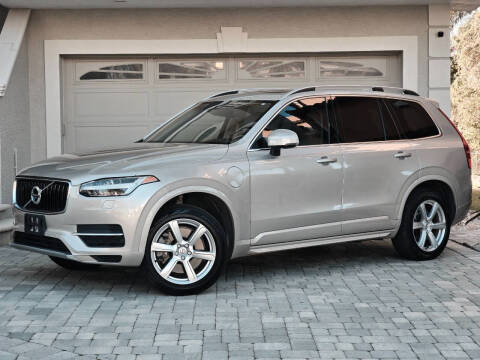 2016 Volvo XC90 T8 eAWD Momentum