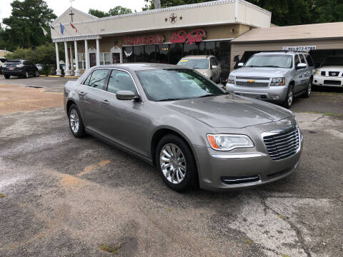 2014 Chrysler 300 for sale at Townsend Auto Mart in Millington TN