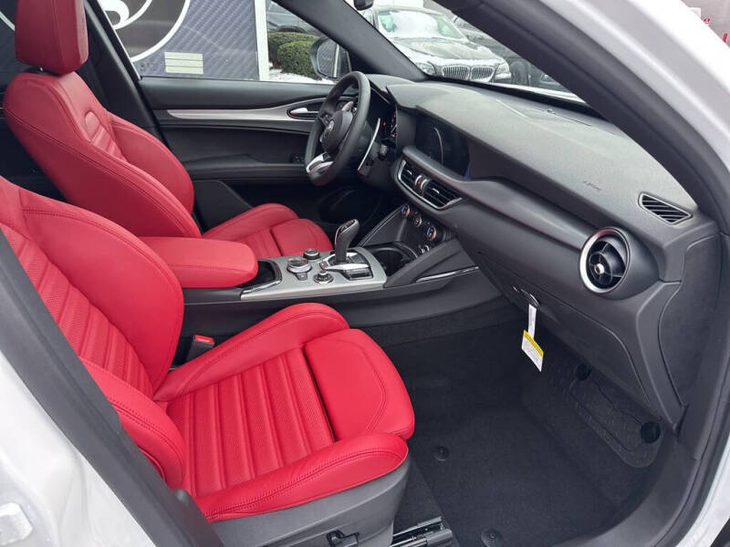 2025 Alfa Romeo Stelvio