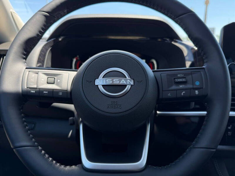 2025 Nissan Pathfinder Platinum