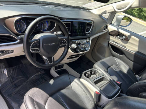 2017 Chrysler Pacifica Touring-L