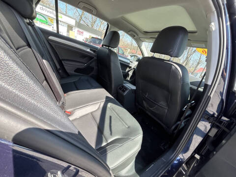 2016 Volkswagen Golf TSI SE