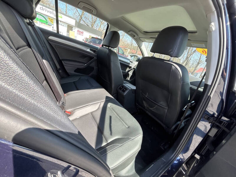 2016 Volkswagen Golf TSI SE