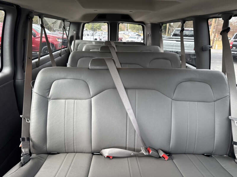 2025 Chevrolet Express LS 3500