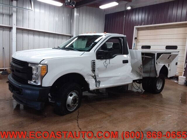 2017 Ford F-350 Super Duty Chassis Cab XL's photo
