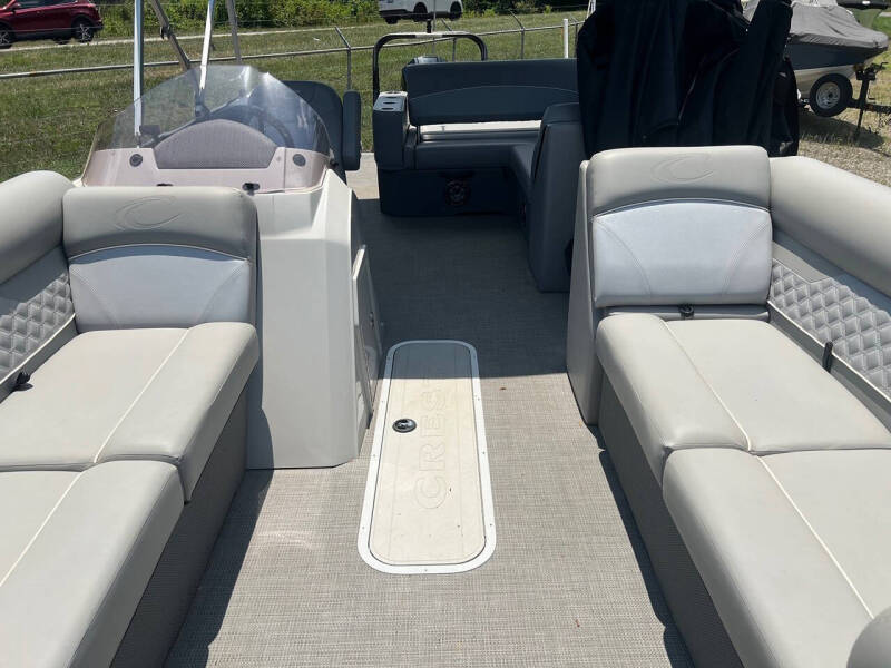 2022 Crest Pontoon Classic DLX 220 SLRC