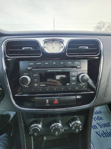 2012 Chrysler 200 Touring