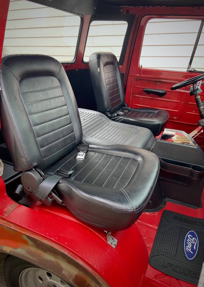 1961 Ford E-100 24