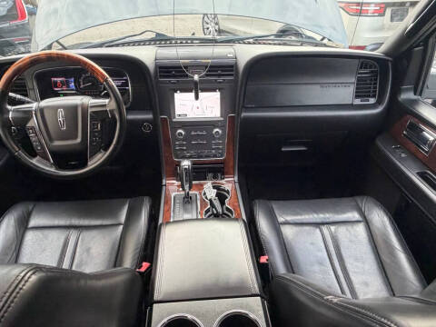 2016 Lincoln Navigator Select