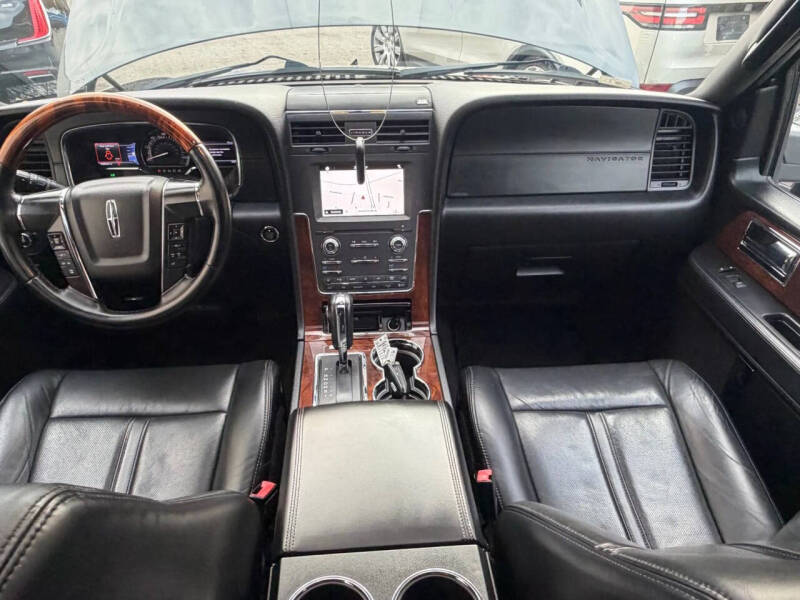 2016 Lincoln Navigator Select
