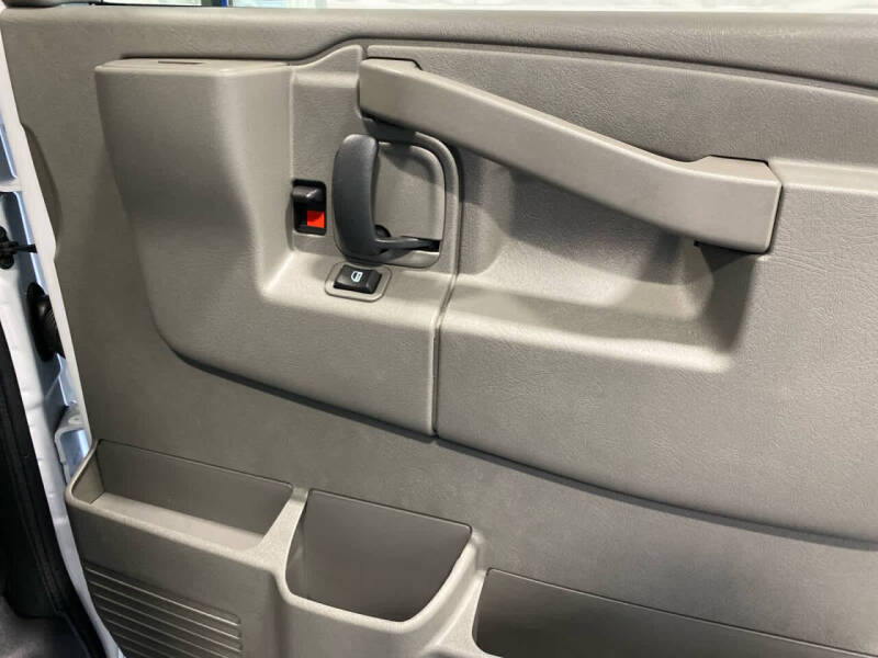 2025 Chevrolet Express 2500