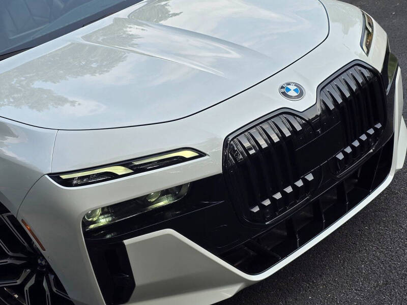 2023 BMW 7 Series 740i