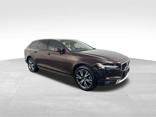 2017 Volvo V90 Cross Country T6
