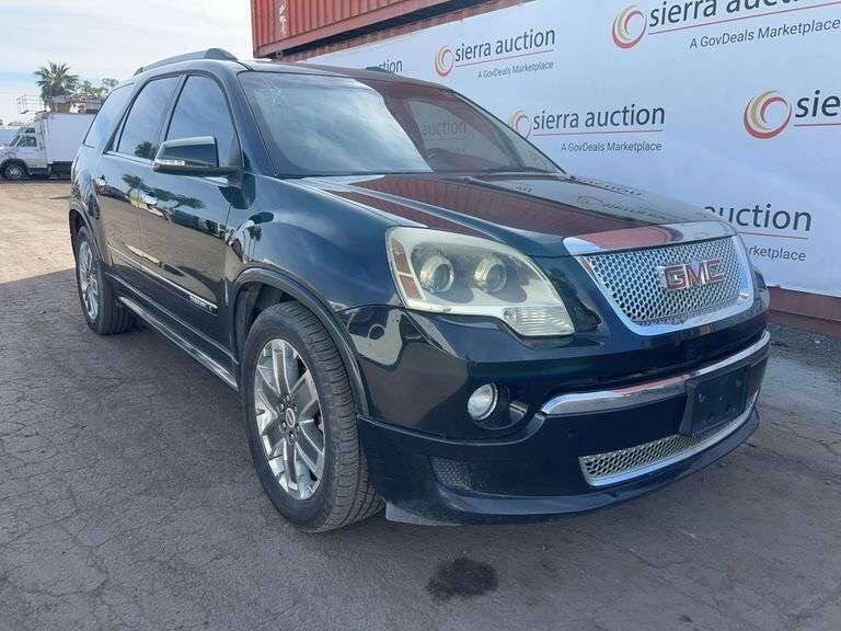 2011 GMC Acadia Denali