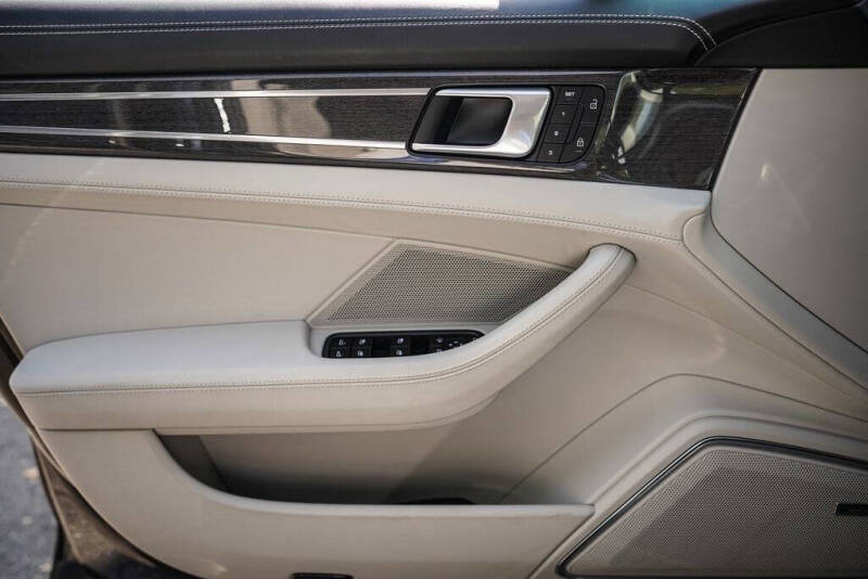 2022 Porsche Panamera 4S