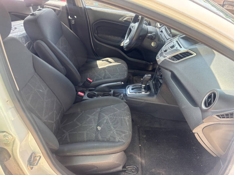 2013 Ford Fiesta SE