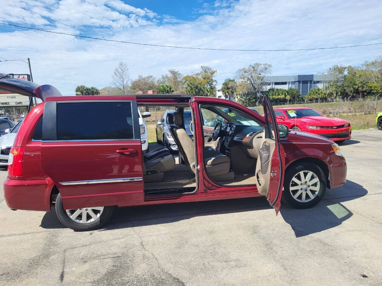 2016 Chrysler Town and Country for sale at FAMILY AUTO BROKERS in Longwood, FL