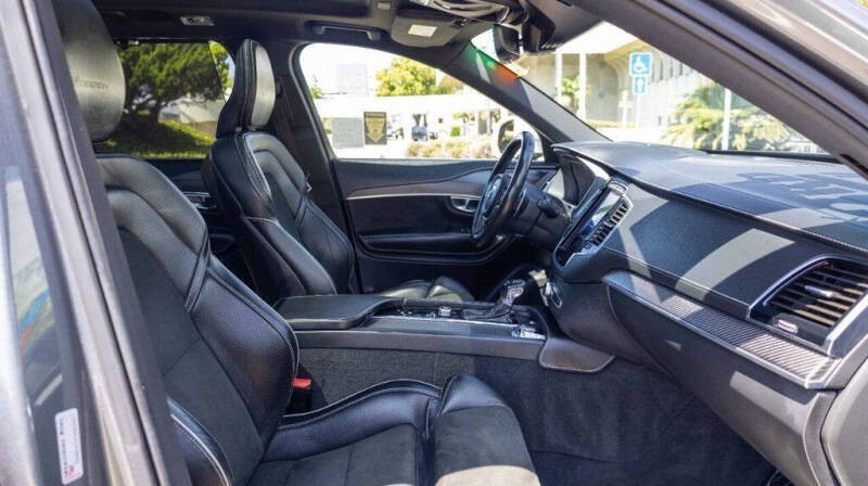 2019 Volvo XC90 T5 R-Design