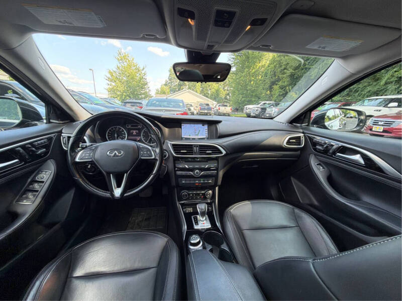 2018 Infiniti QX30 Essential