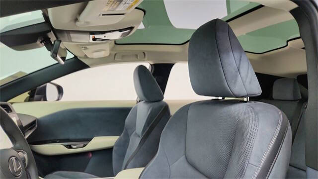 2023 Lexus RZ 450e Luxury