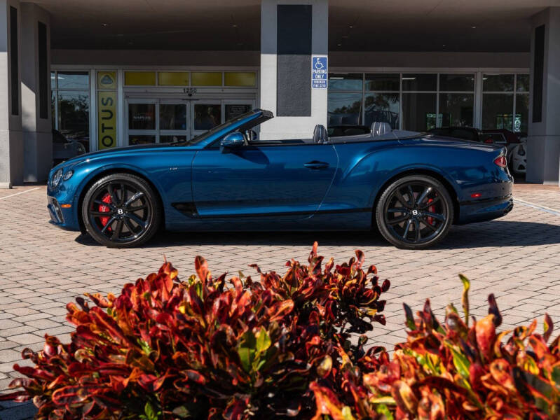 2022 Bentley Continental GTC V8