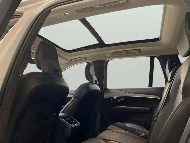 2025 Volvo XC90 B5 Core Bright Theme