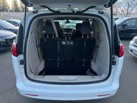 2021 Chrysler Voyager LXi