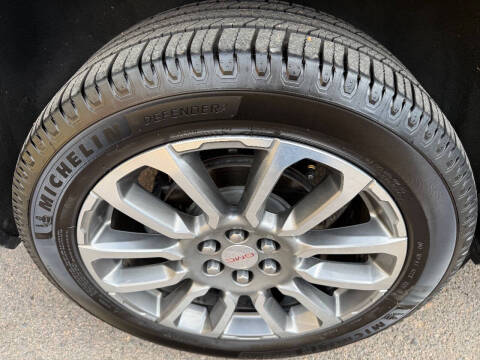 2020 GMC Acadia Denali