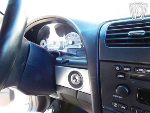 2005 Ford Thunderbird Deluxe