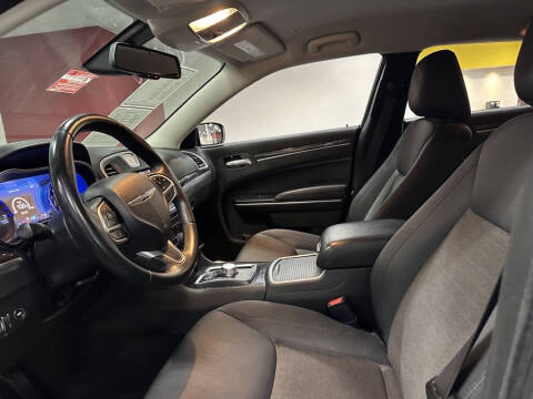 2018 Chrysler 300 Touring