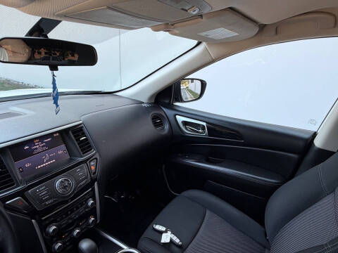 2019 Nissan Pathfinder S