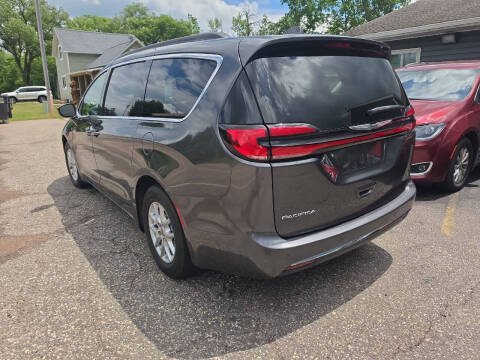 2022 Chrysler Pacifica Touring L
