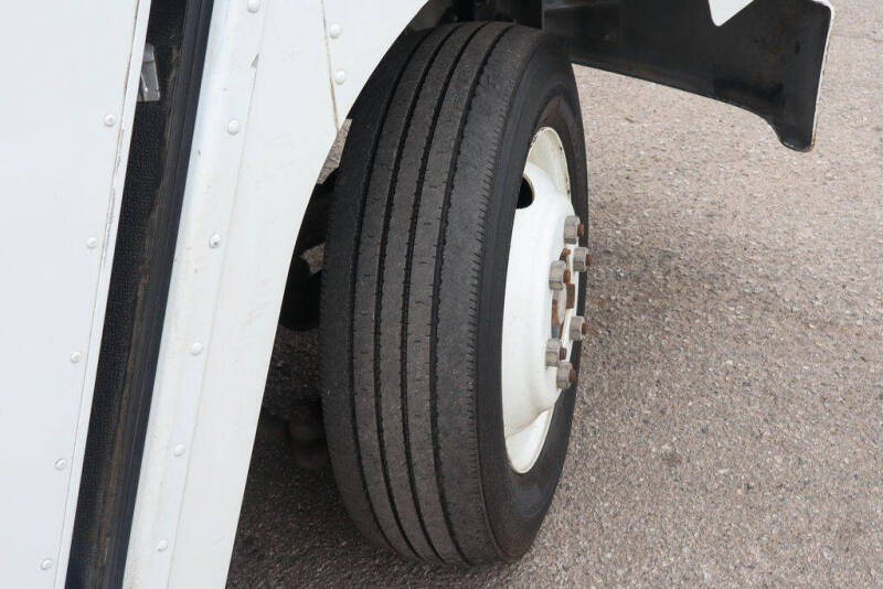 2015 Freightliner MT45 Chassis