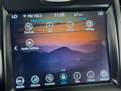 2023 Chrysler 300 Touring L