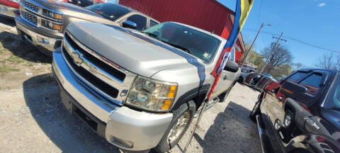 2007 Chevrolet Silverado 1500 for sale at Diaz Used Autos in Danville IL