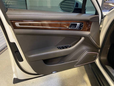 2017 Porsche Panamera 4S