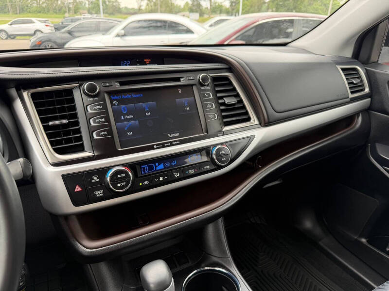 2019 Toyota Highlander LE Plus