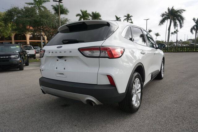 2022 Ford Escape SE