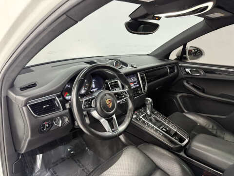 2017 Porsche Macan