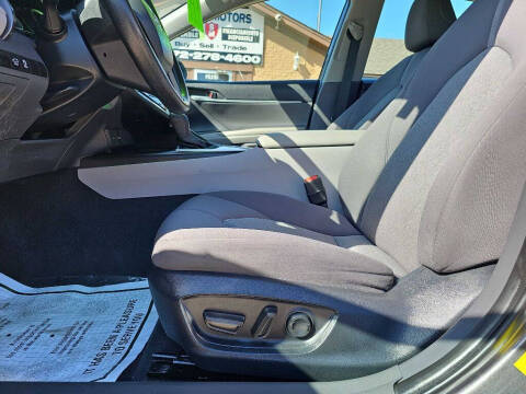 2023 Toyota Camry LE